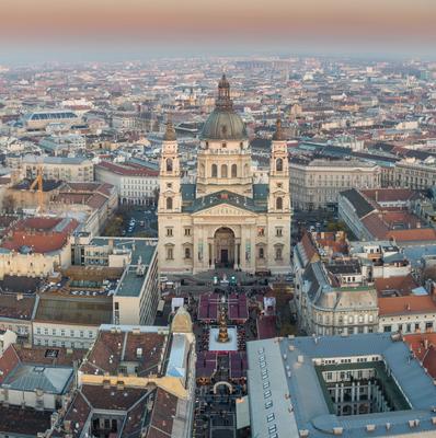 St. Stephen's Basilica in Budapest Hungary at night-stock-foto