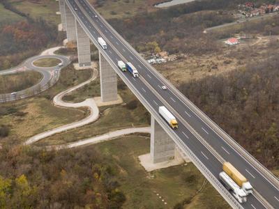 Viaduct of Koroshegy in Hungary-stock-foto