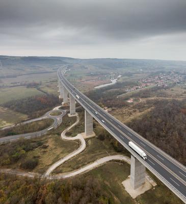 Viaduct of Koroshegy in Hungary-stock-foto