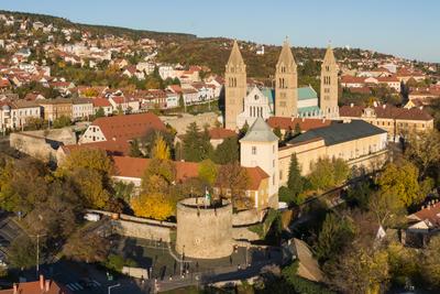 Pecs, Szekesegyhaz. Bird eye view-stock-foto