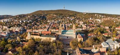 Pecs, Szekesegyhaz. Bird eye view-stock-foto