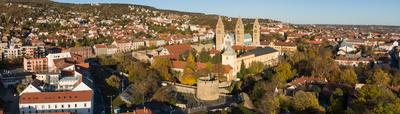 Pecs, Szekesegyhaz. Bird eye view-stock-foto