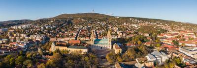 Pecs, Szekesegyhaz. Bird eye view-stock-foto
