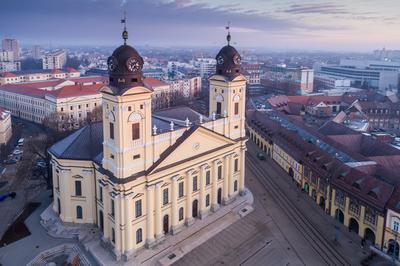 Aerial photo of Reformed Great Church in Debrecen city, Hungary-stock-foto