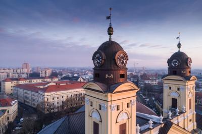 Aerial photo of Reformed Great Church in Debrecen city, Hungary-stock-foto