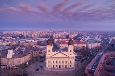 Aerial photo of Reformed Great Church in Debrecen city, Hungary-stock-foto