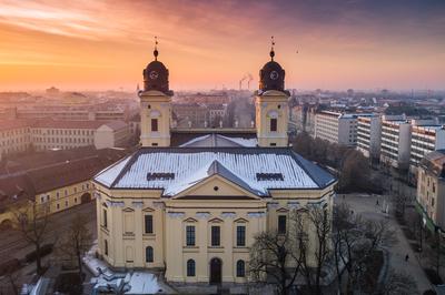 Aerial photo of Reformed Great Church in Debrecen city, Hungary-stock-foto