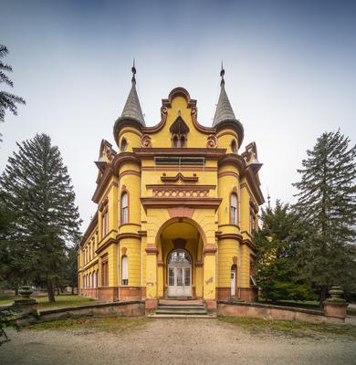 Pallavicini Castle in Mosdos, Hungary-stock-foto