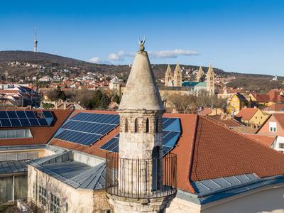 Mosque with a minaret in Pecs, Hungary-stock-foto