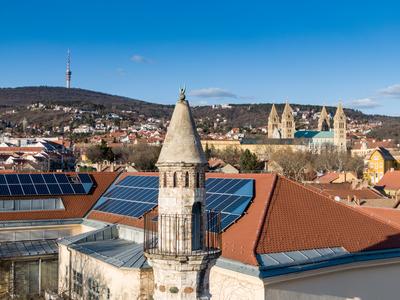 Mosque with a minaret in Pecs, Hungary-stock-foto