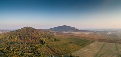 aerial view of beautiful autumn vineyard in Villany, Hungary-stock-foto