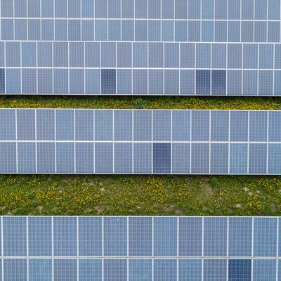 Aerial view to solar power plant-stock-foto