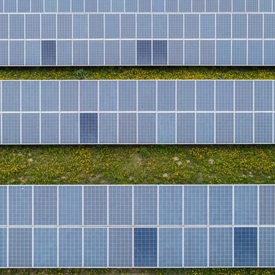 Aerial view to solar power plant-stock-foto