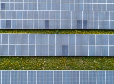 Aerial view to solar power plant-stock-foto