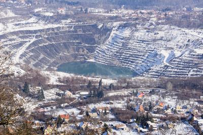 Winter view, deep mine lake in place of a mining pit-stock-foto