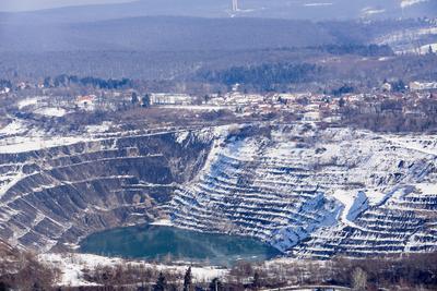 Winter view, deep mine lake in place of a mining pit-stock-foto