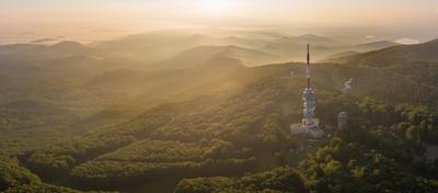 TV tower in Matra, hungary-stock-foto