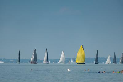 ZAMARDI - JULY 29 : Sailing boats compete on 52.nd Kékszalag championship at the Lake Balaton on 29 July 2020 in Zamardi, Hungary.-stock-foto