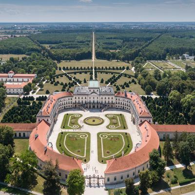 Beautiful Eszterhazy Castle in Fertod, Hungary-stock-foto