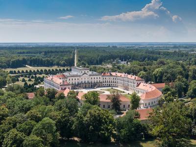 Beautiful Eszterhazy Castle in Fertod, Hungary-stock-foto