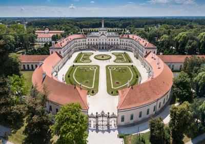 Beautiful Eszterhazy Castle in Fertod, Hungary-stock-foto