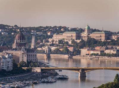 panoramaic view of Budapest with Parliament-stock-foto