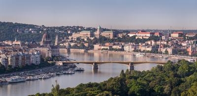 panoramaic view of Budapest with Parliament-stock-foto