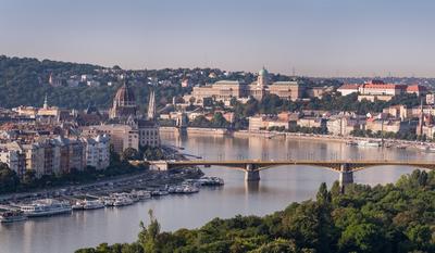 panoramaic view of Budapest with Parliament-stock-foto