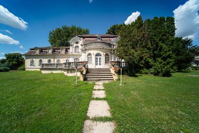 Horthy Castle in Kenderes, Hungary-stock-foto