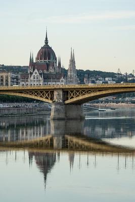 Beautiful Hungarian parliament in budapest, Hungary-stock-foto