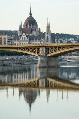 Beautiful Hungarian parliament in budapest, Hungary-stock-foto