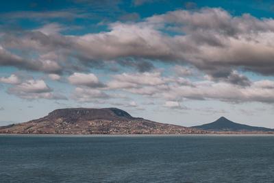 Lake Balaton with Badacsony hill and cloudy sky-stock-foto