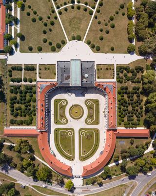 Top down view of beautiful Eszterhazy Castle in Fertod, Hungary-stock-foto