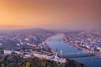 Aerial view of Budapest with beautiful sunrise-stock-foto