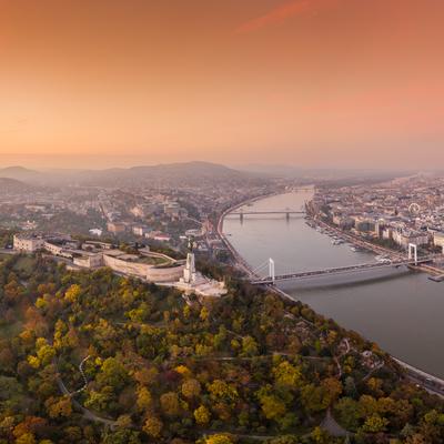 Aerial view of Budapest with beautiful sunrise-stock-foto