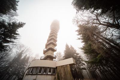 Tv tower in Zalaegerszeg with foggy sky-stock-foto
