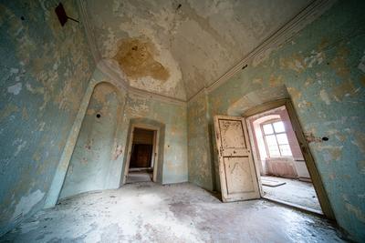 interior of an old abandoned castle-stock-foto