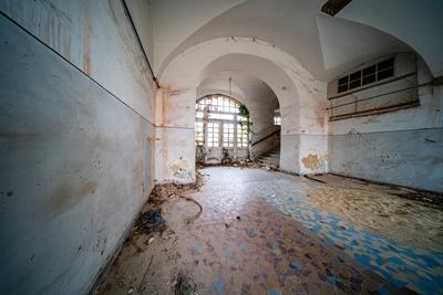 interior of an old abandoned castle-stock-foto