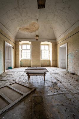 interior of an old abandoned castle-stock-foto