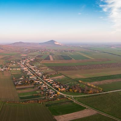 Aerial view of Szarsomlyo mountain with small village in Hungary-stock-foto