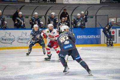 BUDAPEST - FEBRUARY 2: MAC Budapest (Budapest Jégkorong Akadémia Hockey Club) (blue) and Gyergyoi HK  (white) ice hockey teams participate in Championship, February 2, 2024 in Budapest, Hungary.-stock-photo