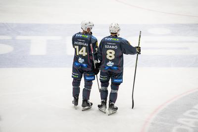 BUDAPEST - FEBRUARY 2: MAC Budapest (Budapest Jégkorong Akadémia Hockey Club) (blue) and Gyergyoi HK  (white) ice hockey teams participate in Championship, February 2, 2024 in Budapest, Hungary.-stock-photo