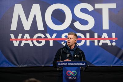 Pecs, Hungary - March 07, 2026: Hungarian politician Peter Magyar leader of the Hungarian opposition and Tisza party giving a speech-stock-foto
