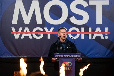 Pecs, Hungary - March 07, 2026: Hungarian politician Peter Magyar leader of the Hungarian opposition and Tisza party giving a speech-stock-foto
