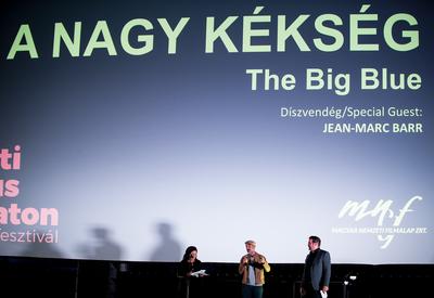 Jean-Marc BarrJacques Mayol a Nagy kékségbenJacques Mayol in The Big BlueJean-Marc Barr Le Grand BleuFilm Maraton Budapest Bazilika 2018 09 08-stock-foto