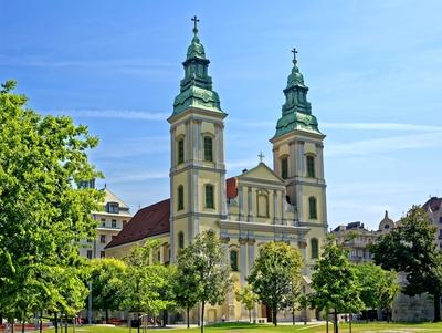 Belvárosi Plébánia templom Budapest külső nézett-stock-foto