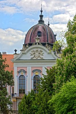 Gödöllői királyi kastély egy része előlről-stock-foto
