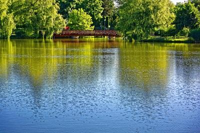 Nyíregyháza, Sóstó híddal-stock-foto