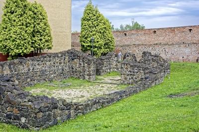 Szécsény,  középkori plébánia templom romok-stock-photo