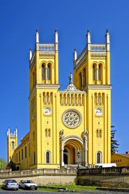 Fót, neoromán katolikus templom-stock-foto